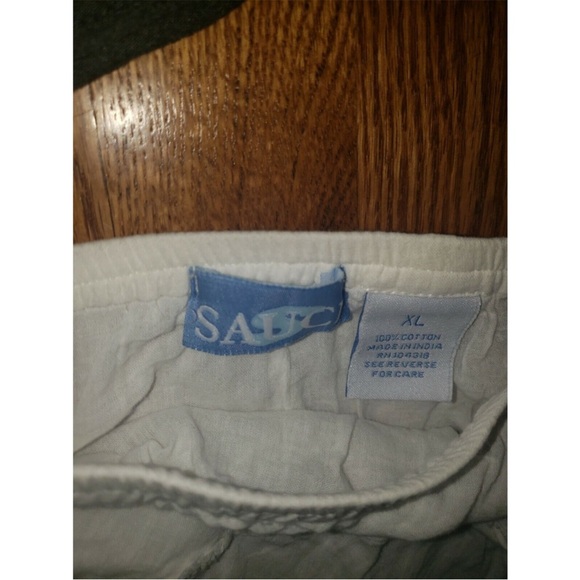 White Tiered Mini Skirt for Cocktail Events - Picture 10 of 10